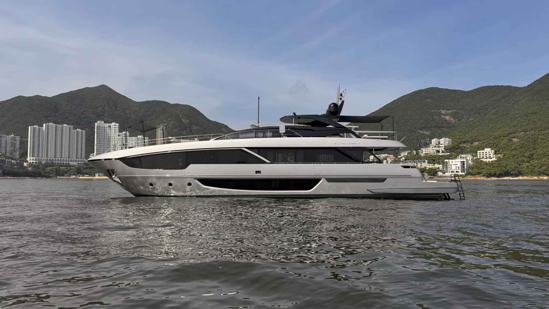 Riva 102' Corsaro Super